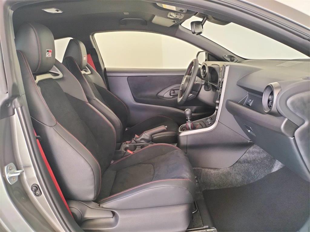 gr.yaris.blcars.24.4